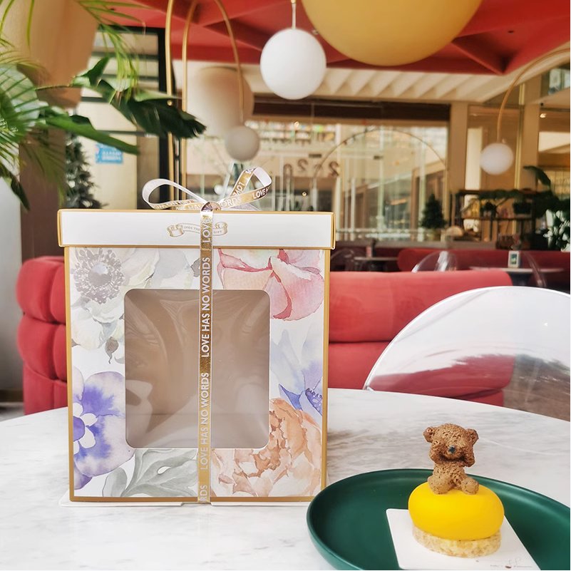 spring garden yellow window cake box for warm floral cake packaging (复制) spring garden yellow window cake box for warm floral cake packaging (复制)