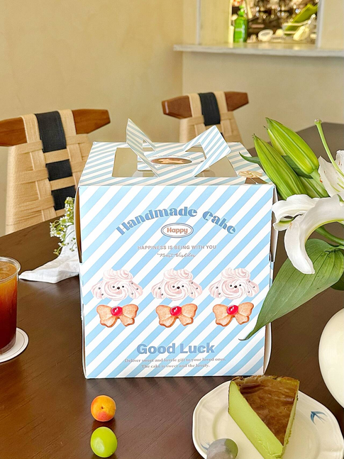 blue passion floral cake box (复制) blue passion floral cake box (复制)